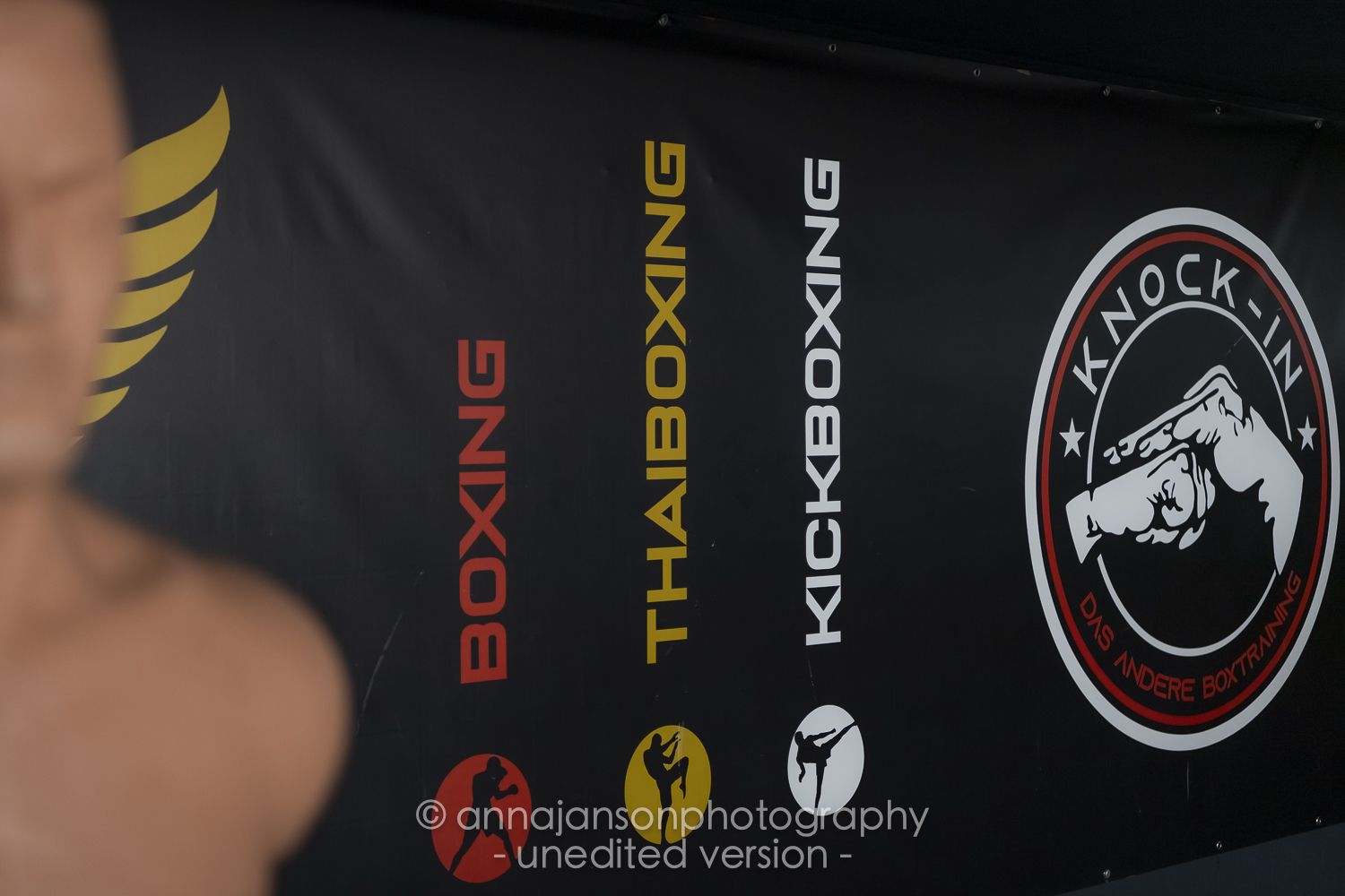 Knock-in Banner